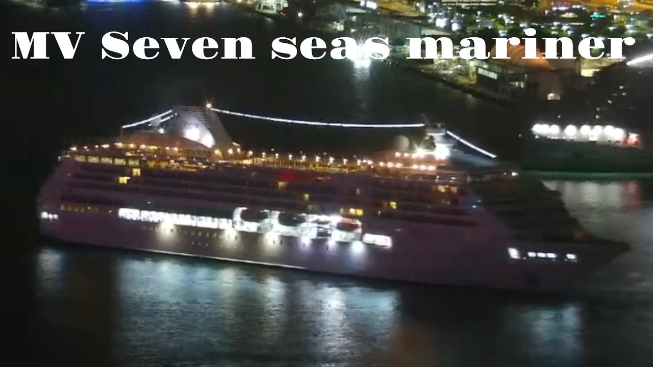 cruise ship MV Seven seas mariner arriving to Miami