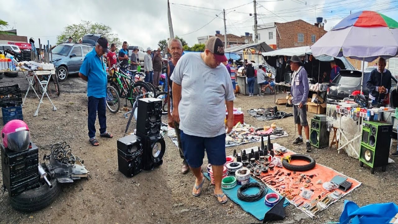 RELÍQUEA É O QUE NÃO FALTA NA FEIRA DO ROLO EM SANHARÓ-PE