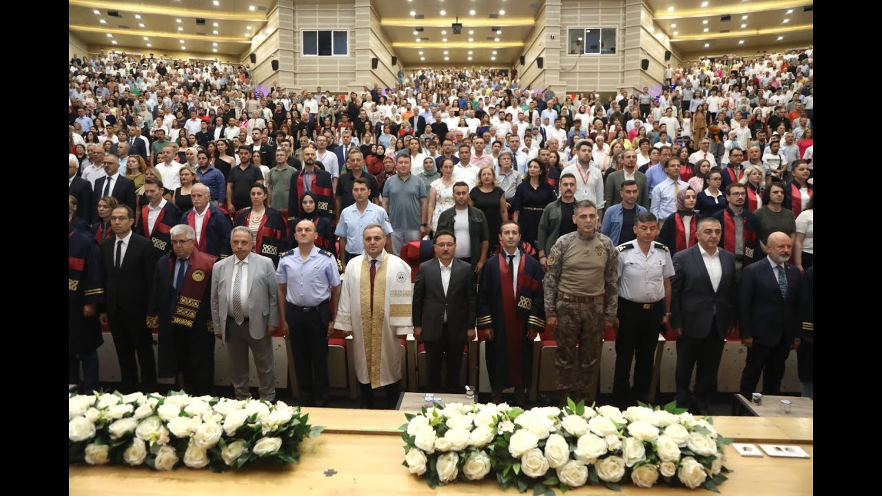 Üniversitemiz Tıp Fakültesi 50. Dönem Mezunlarını Verdi