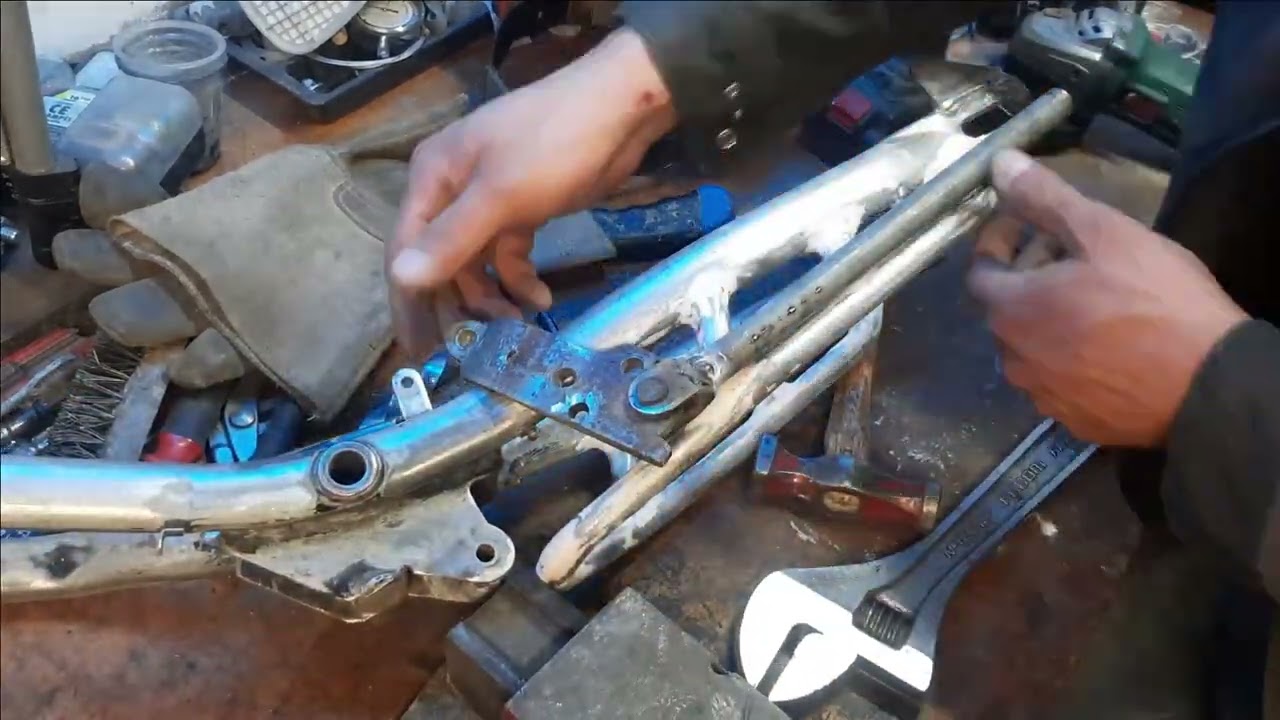 petite modifie sur balancier arrière et soudage d’une béquille latérale
