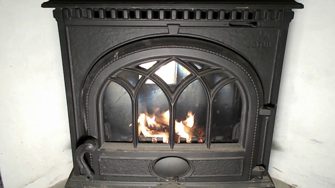 Печь отопления Jotul 3 . Чугунное литье.Чистое стекло.Обзор.Пламеотбойник.Зуб Вид со снятой крышкой.