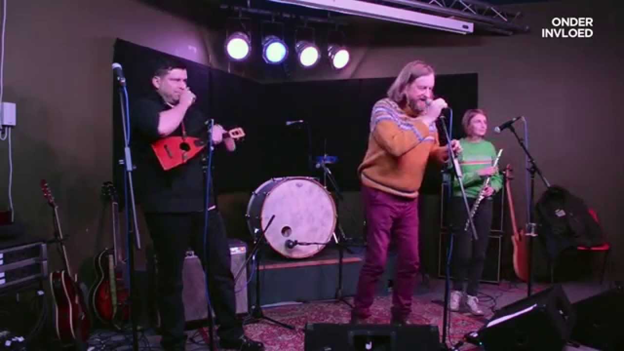 Duglas T. Stewart (BMX Bandits) - Onder Invloed session (live at The Glad Cafe, Glasgow)