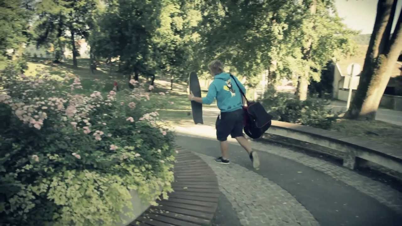 NUŠA DERENDA - Kakor ptica, kakor pesem (Official Video)