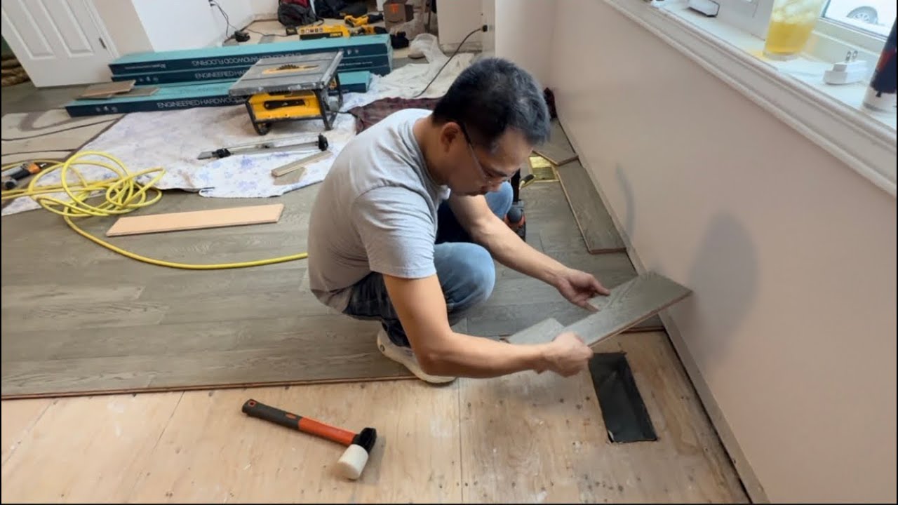 | 455 | Việc Tay Trái Kiếm $ Đô Của Anh Thợ Việt ở Canada.