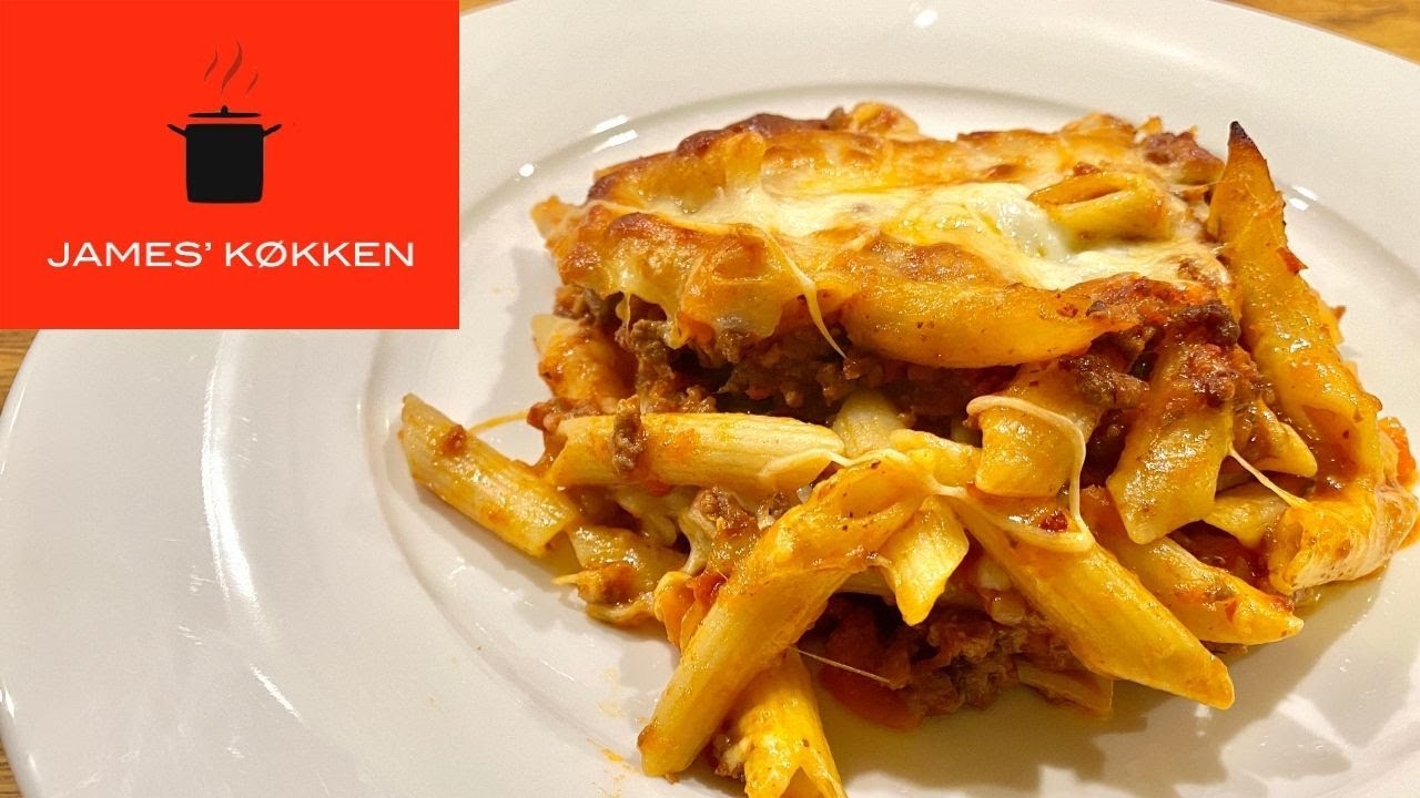 Gratinerede penne med kødsovs - en rigtig familieret!