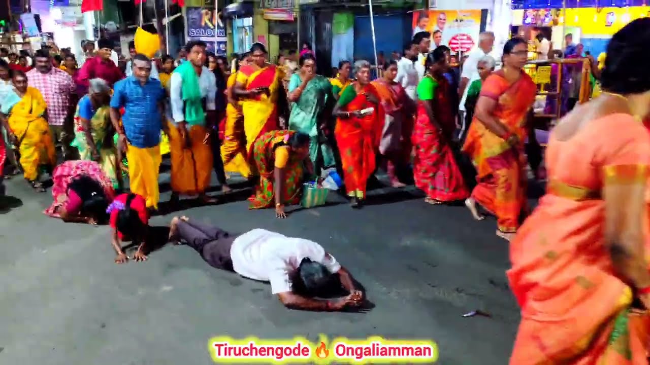 திருச்செங்கோடு திருமலையை அடிபணிந்து வணங்கும் விழா மாசி குண்டம் திருவிழா கோலாகலம் சின்ன ஓங்காளியம்மன்
