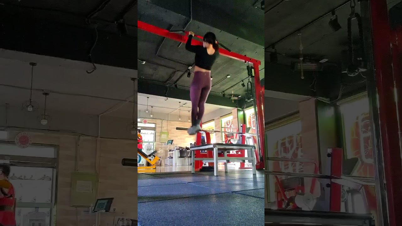 턱걸이 그냥 팔힘으로 하는 ;;ㅋㅋㅋㅋㅋ