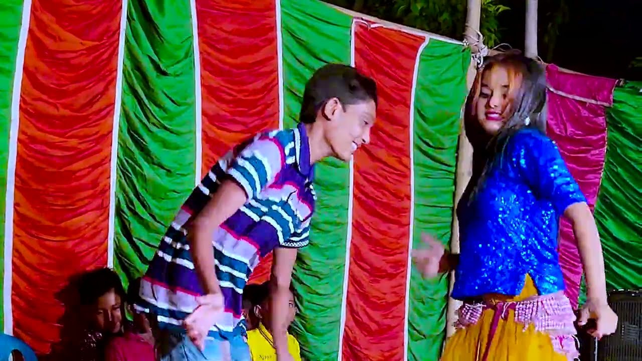 বিয়ে বাড়ির উরাধুরা ড্যান্স | Ayna Ay Ektu Kache Song | Juthi Item Dance |  Bangla Wedding Dance
