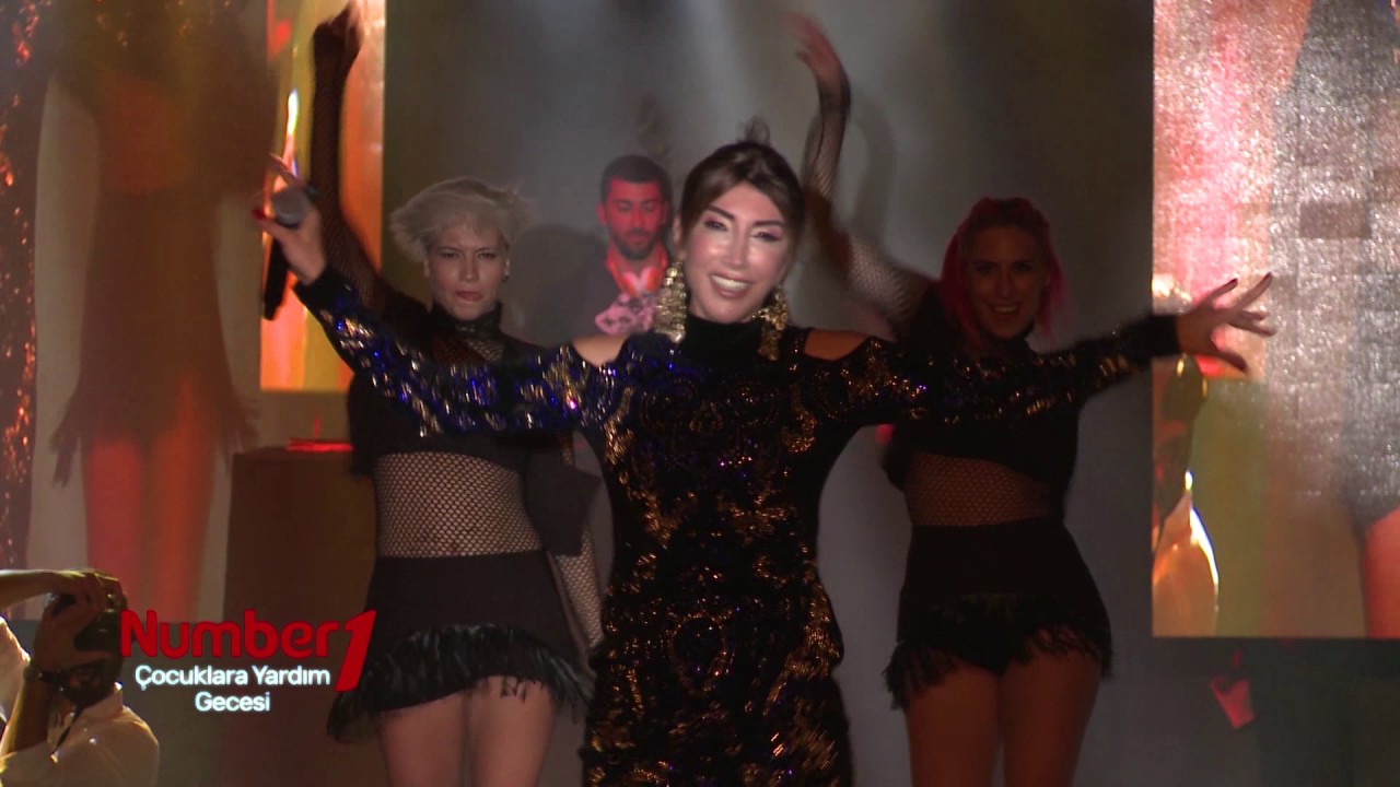 HANDE YENER - SEVİYORSUN / CANLI PERFORMANS