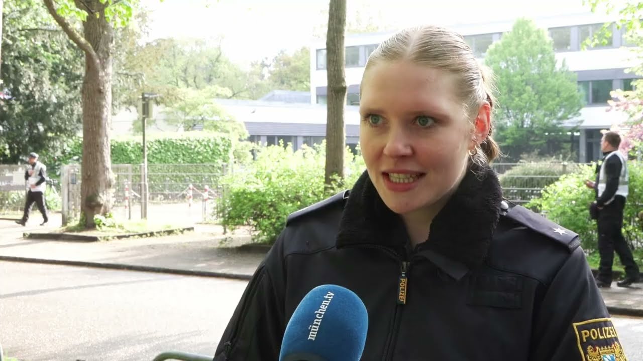 Polizei übt für den Ernstfall an Münchner Schule