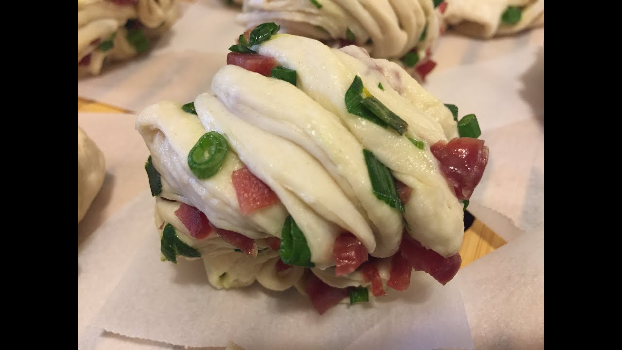 How to Make Steamed Chinese Flower Buns (花卷) Simple Recipe