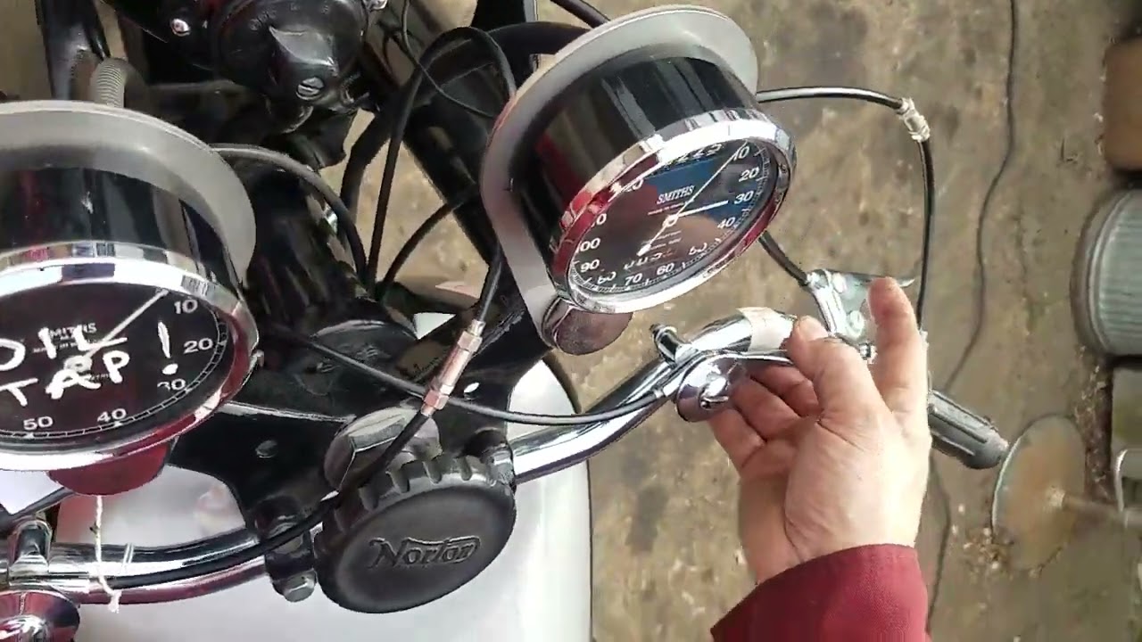 1949 Norton International Model 30 500cc у Энди Тирнанса #08626NRT