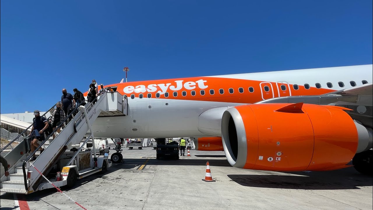 TRIP REPORT | EASYJET | A320NEO | MANCHESTER-SANTORINI | ECONOMY | HD