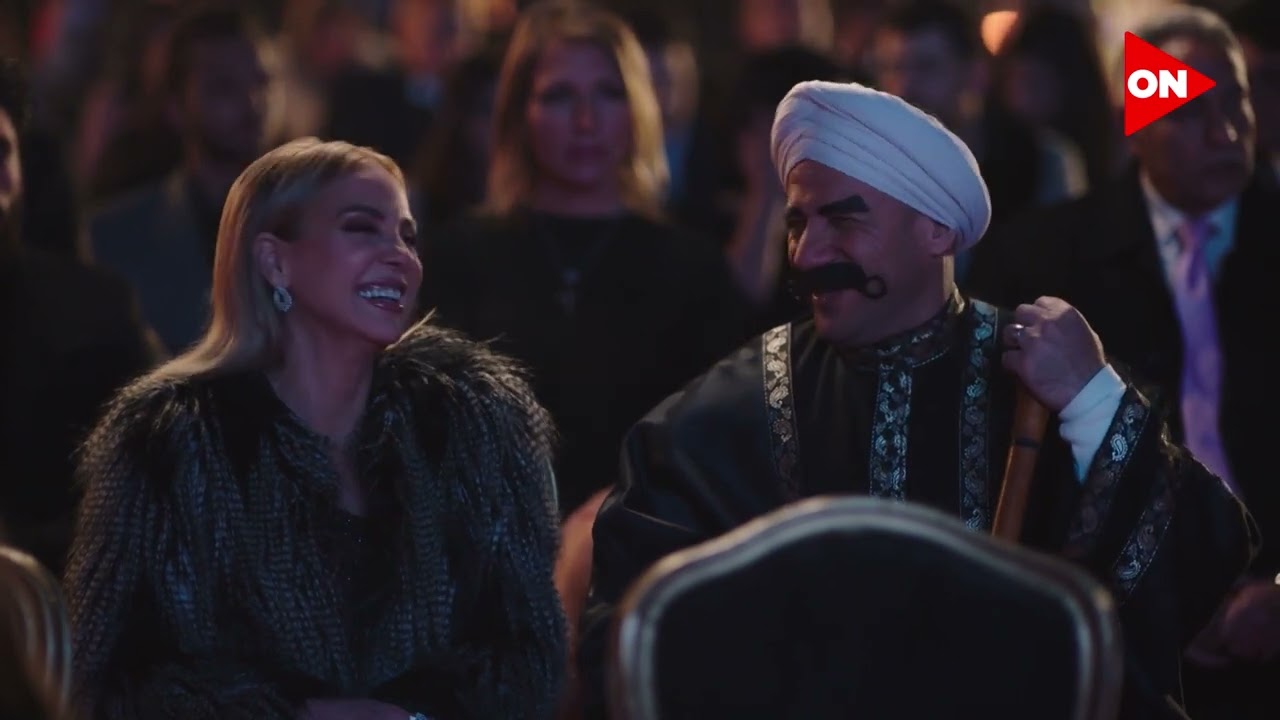 أغرب حاجة عملها الكبير علشان يقعد جنب شيكا 
