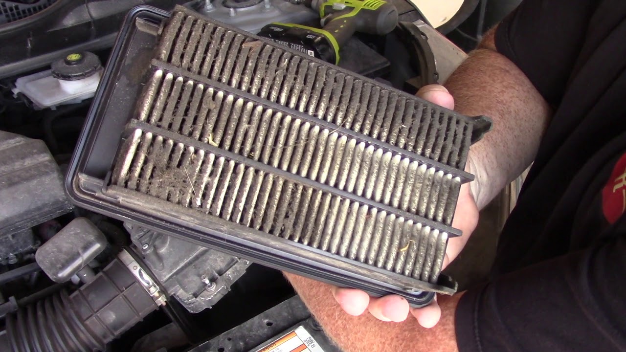 Замена воздушного фильтра двигателя Honda CRV 2017–2021