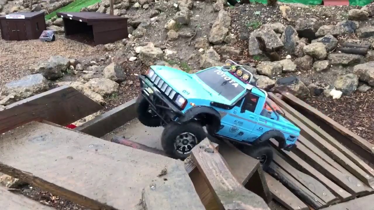 RC CRAWLING UK full lap of Carnaby Crawlers scale track