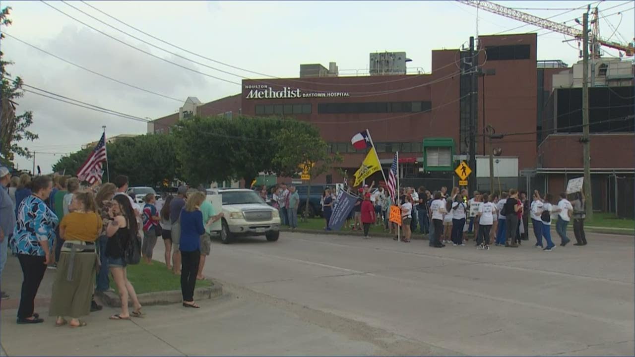 Vaccinate or terminate: Houston Methodist hospital workers leave jobs behind over COVID vaccine requ