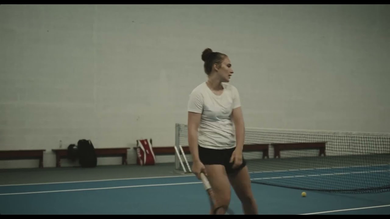Julie ha un segreto, film di&nbsp;Leonardo Van Dijl - Clip 1