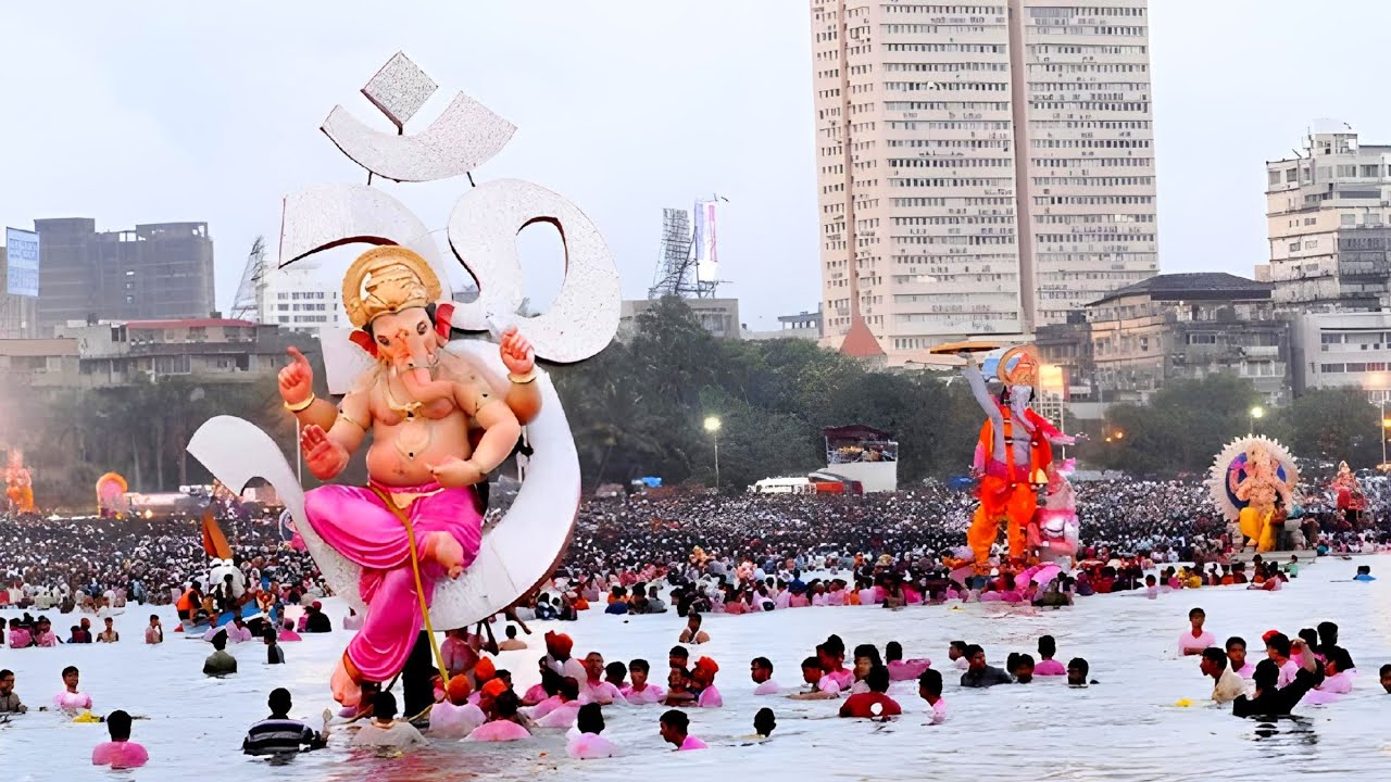 Mumbai ganpati visarjan Girgaon chowpatty | Exciting visarjan scenes you never seen before
