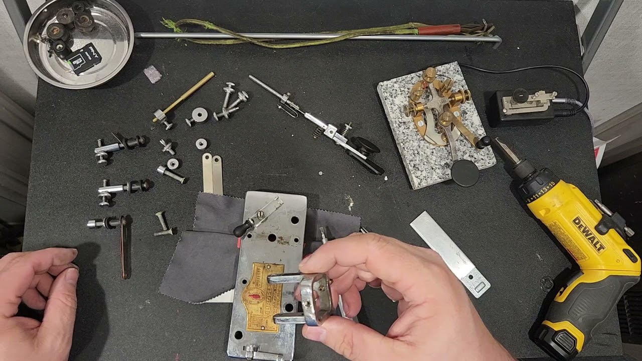 1940 Vibroplex Blue Racer - Teardown and Cleaning