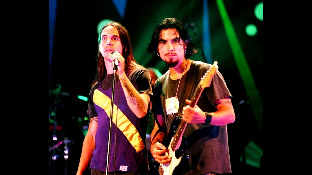 Dave Navarro on how he left RHCP, Circle of the Noose and more [10/03/18]