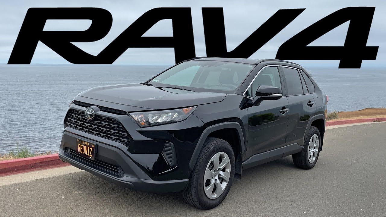 Toyota RAV4 2021 года: стоит ли брать базовую комплектацию LE?