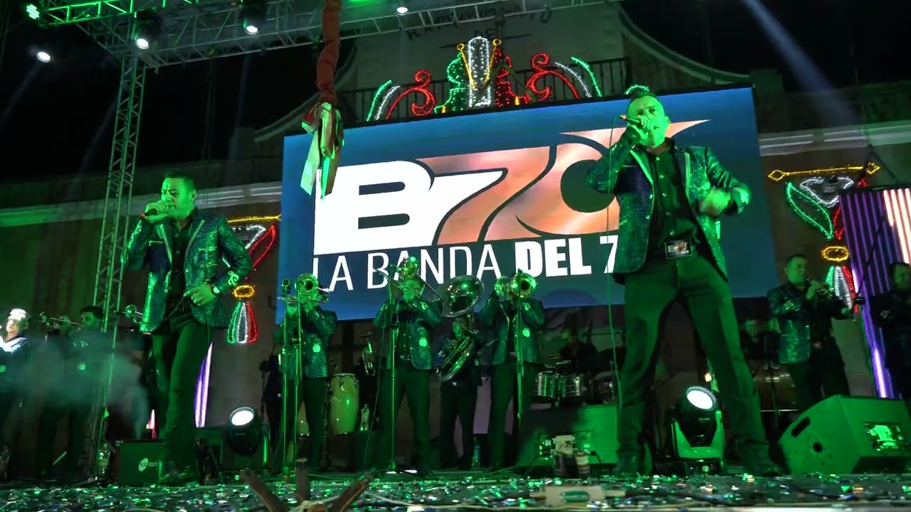 La Banda del 70 - 20 Mujeres (En Vivo)