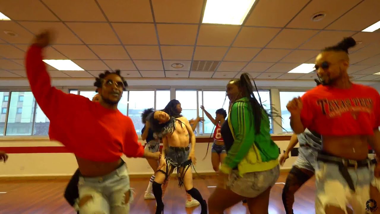 M'y - LET'S PARTYY