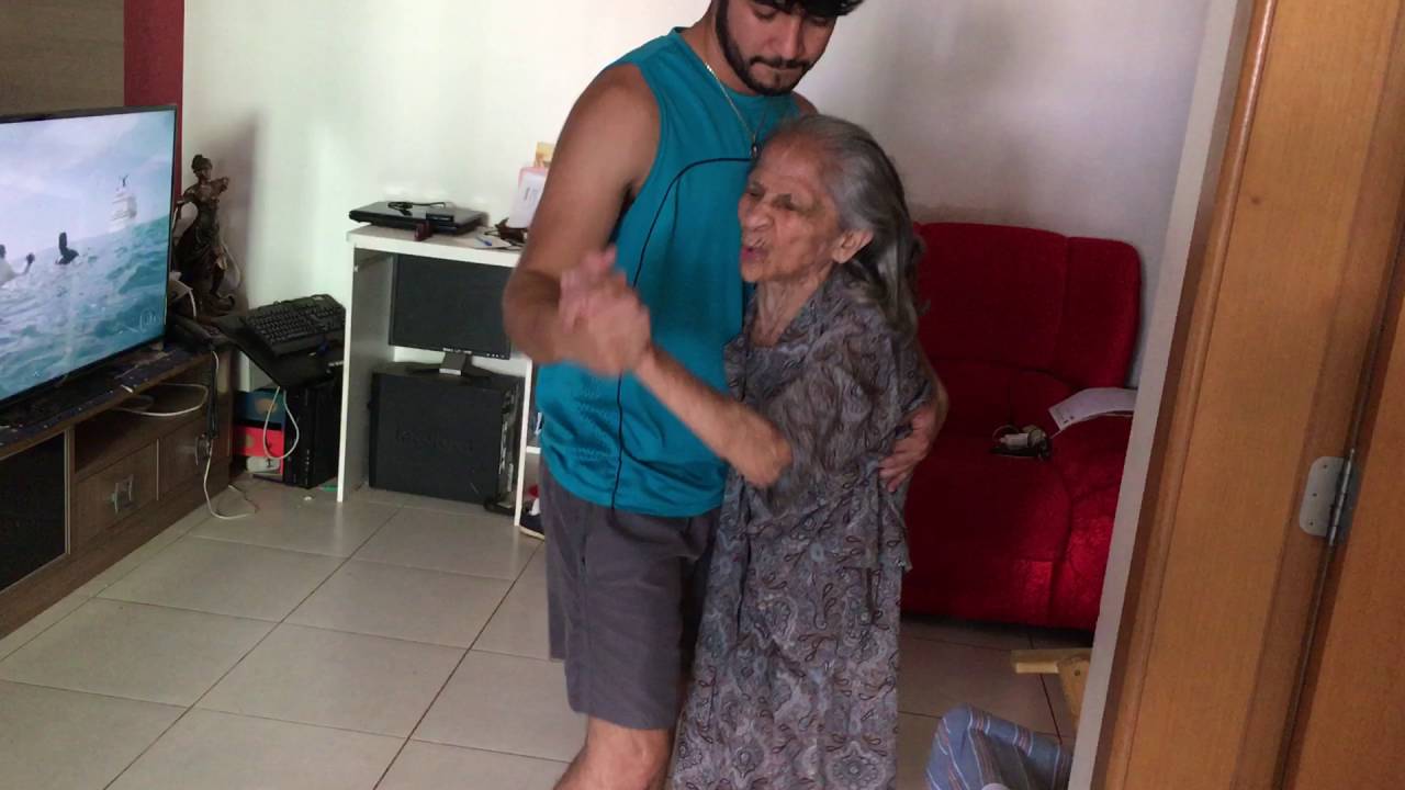 SE A VOZINHA DANÇA , EU DANÇO