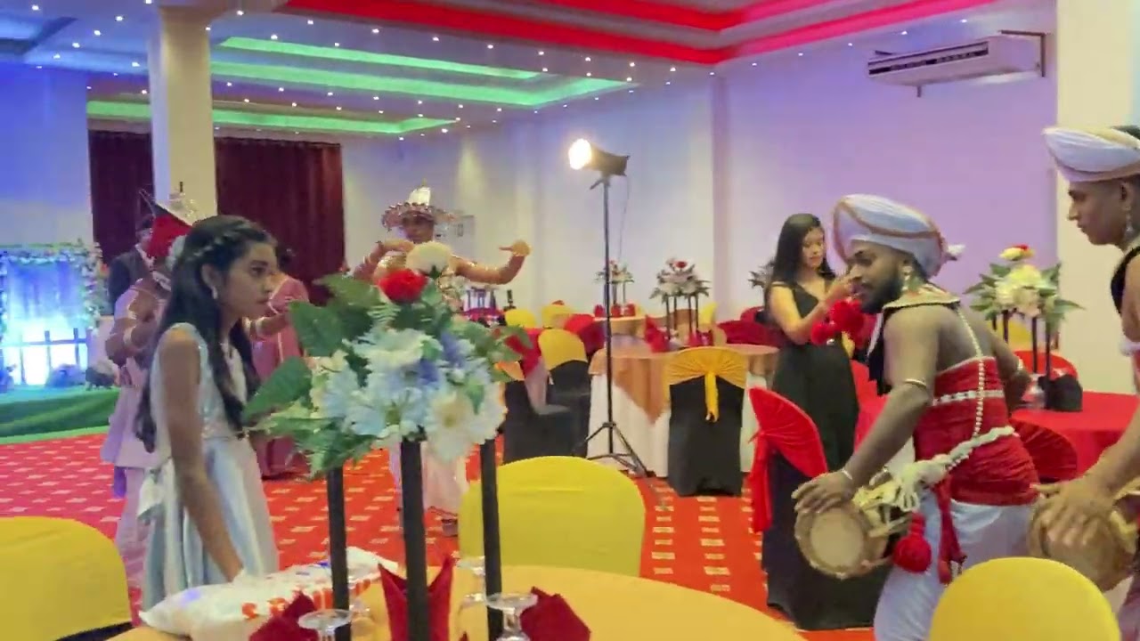 සුන්දර ලාලිත ගමනකි මනහර කවිටිකත් එක්ක පිනුම් ටිකක්.4 🥰