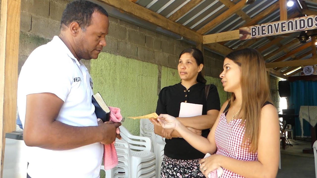 Le Llevaron una OFRENDA a la iglesia  para Comprar al Pastor y Mira que paso