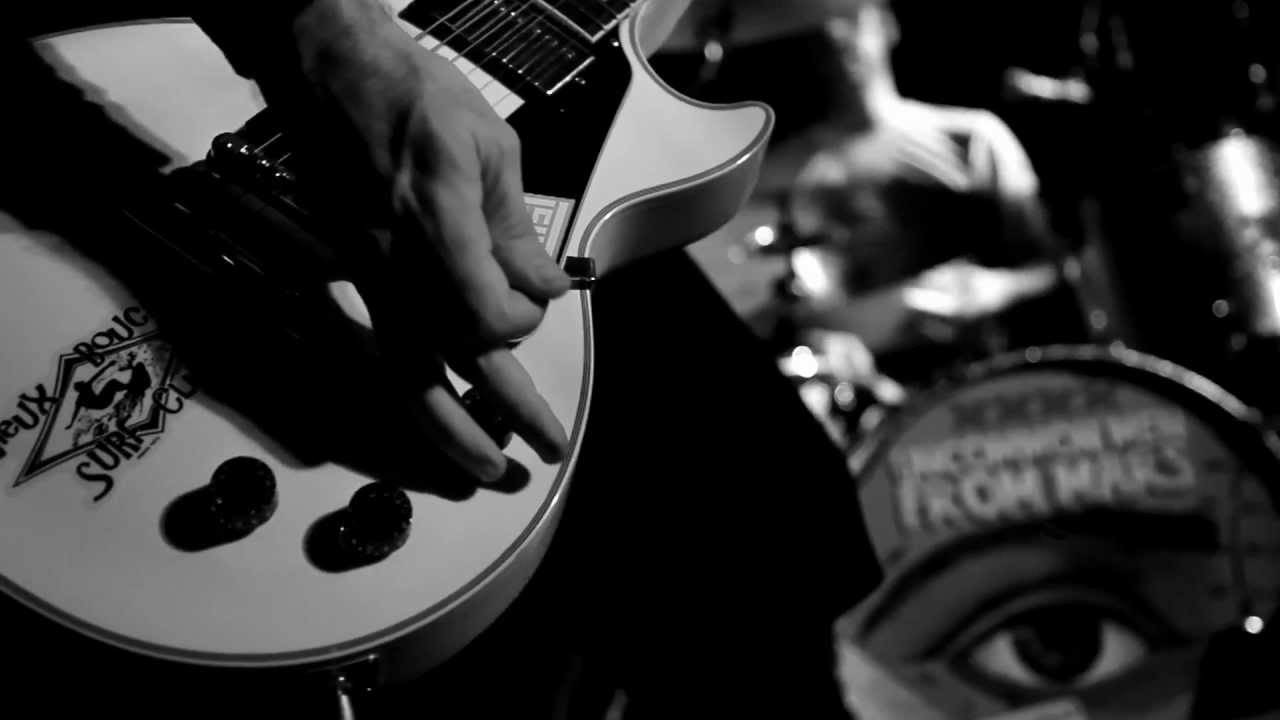 UNCOMMONMENFROMMARS - Blue Pill (official video)