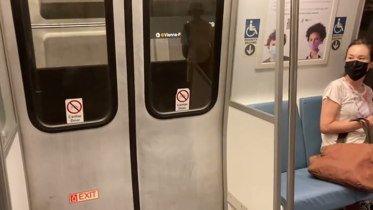 Wmata Metrorail 3000 Series, Silver line ride, Metro Center, to East Falls Church Station.