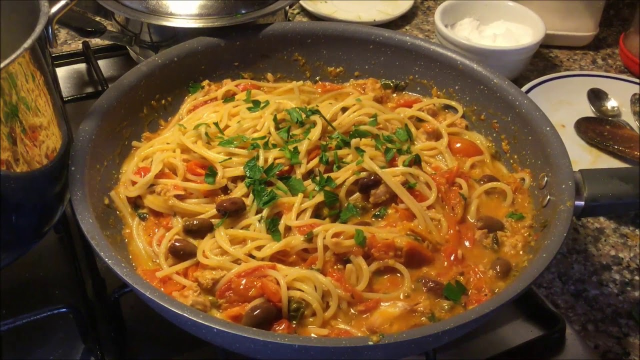 Spaghetti con tonno alla 