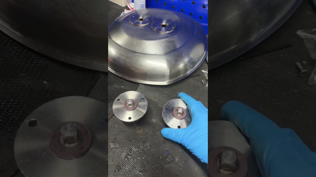 Chocolate fountain bearing replace