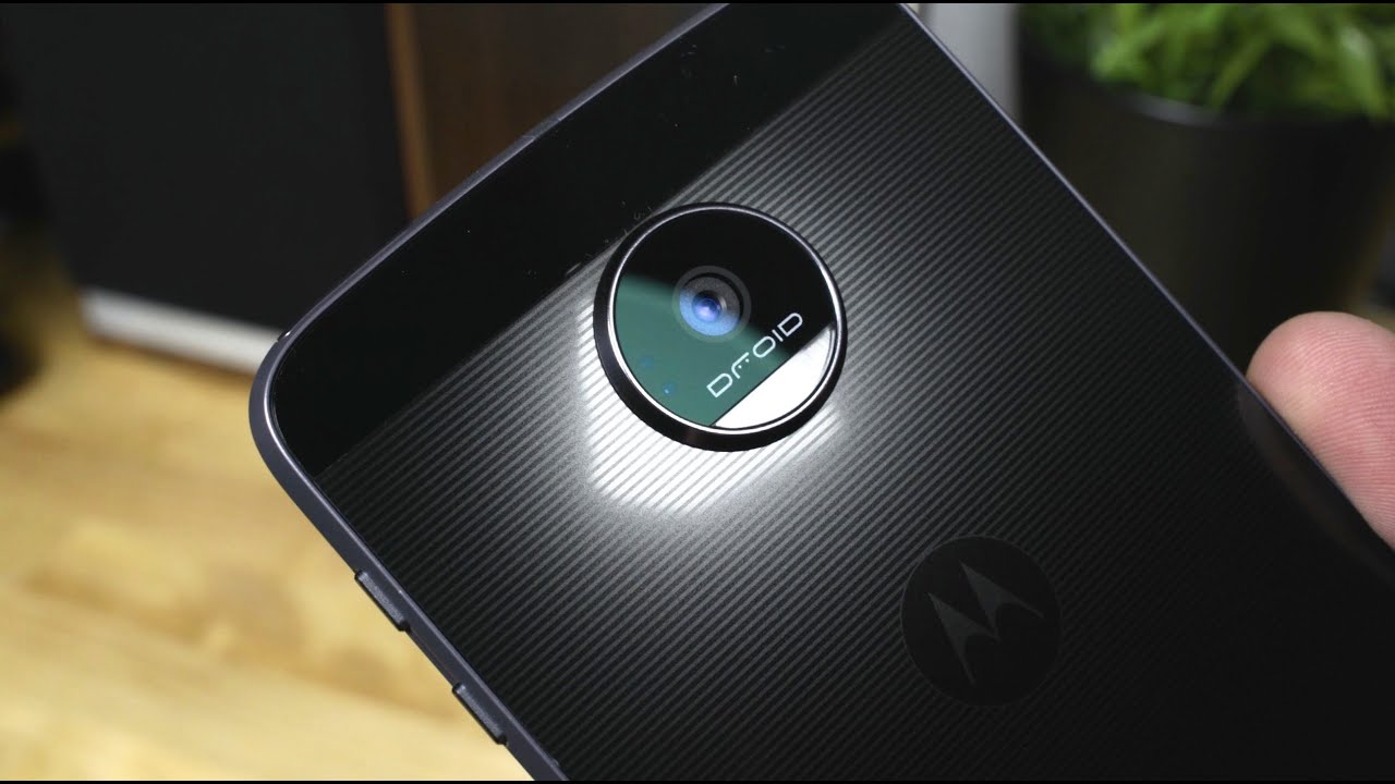 First Look: Moto Z,  Z Force, and Moto Mods (Projector, Speaker, Battery)