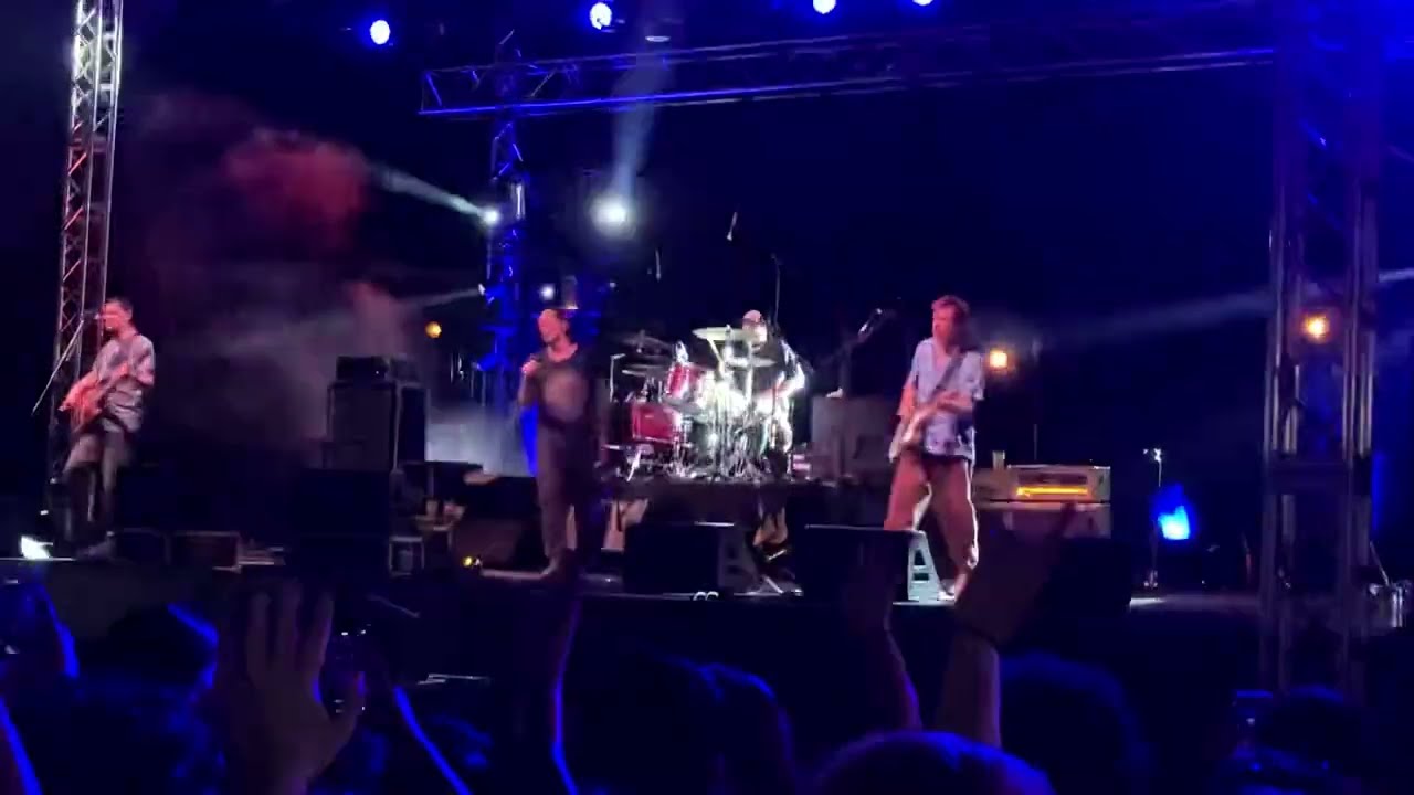 Duman - Belki Alışman Lazım (Kıbrıs) sahneye çıkış