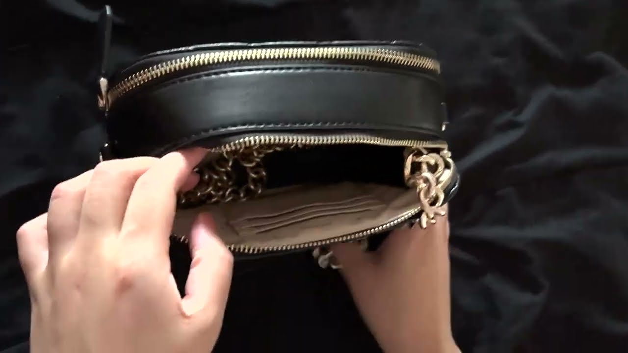 Chain customization on GUESS Noelle