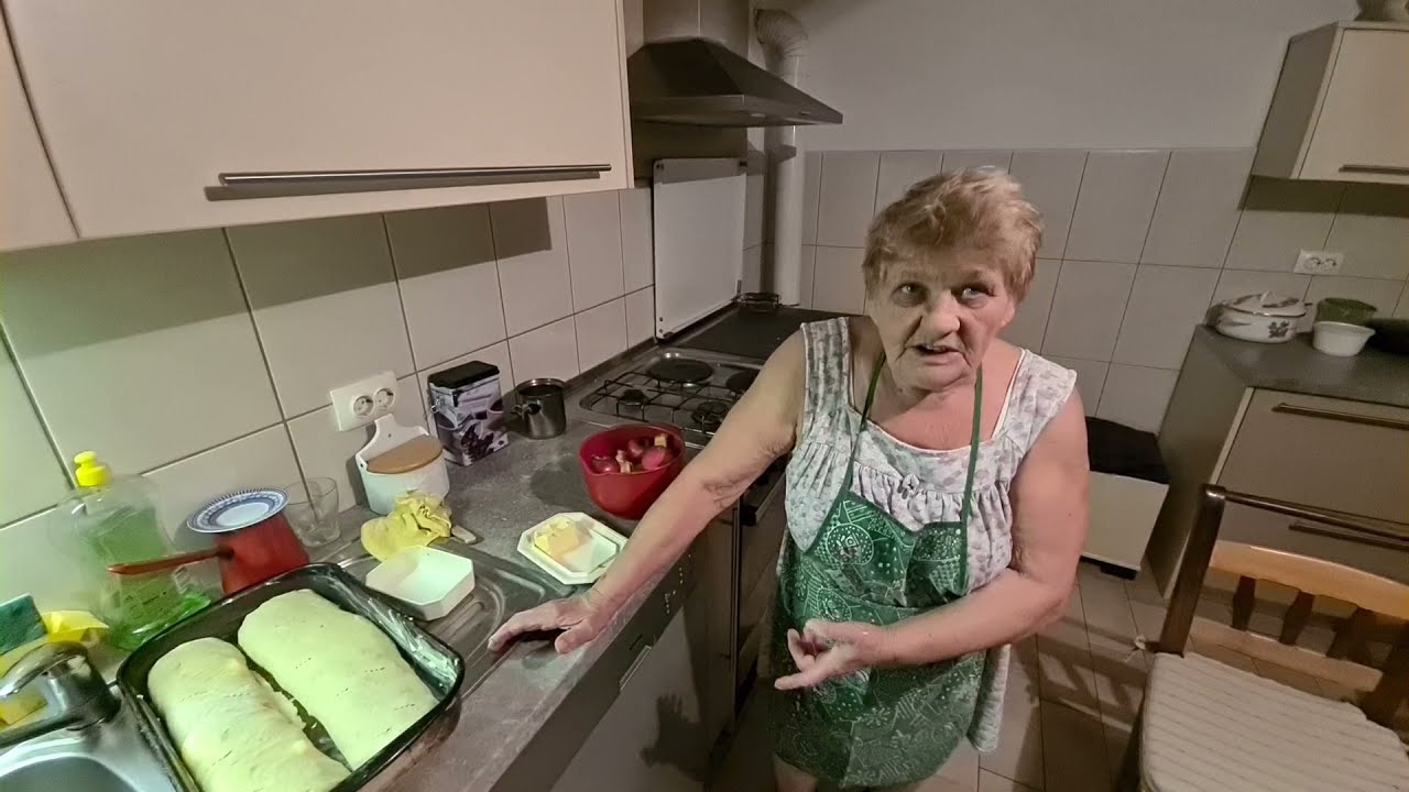 Ruža  pravi štrudl od domaćih jabuka za sve nove domaćice drugi dio