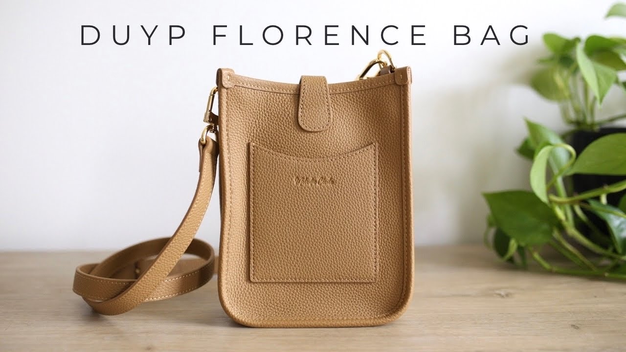 Dress Up Your Purse | What's In My Bag, Everyday Essentials