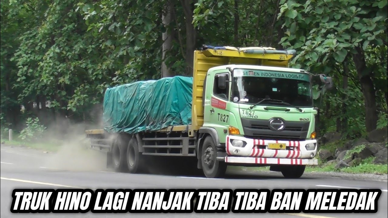 Lagi Nanjak Tiba Tiba Ban Meledak!!! Dominasi Tronton Hino Muatan Berat Ditanjakan Hutan Baluran