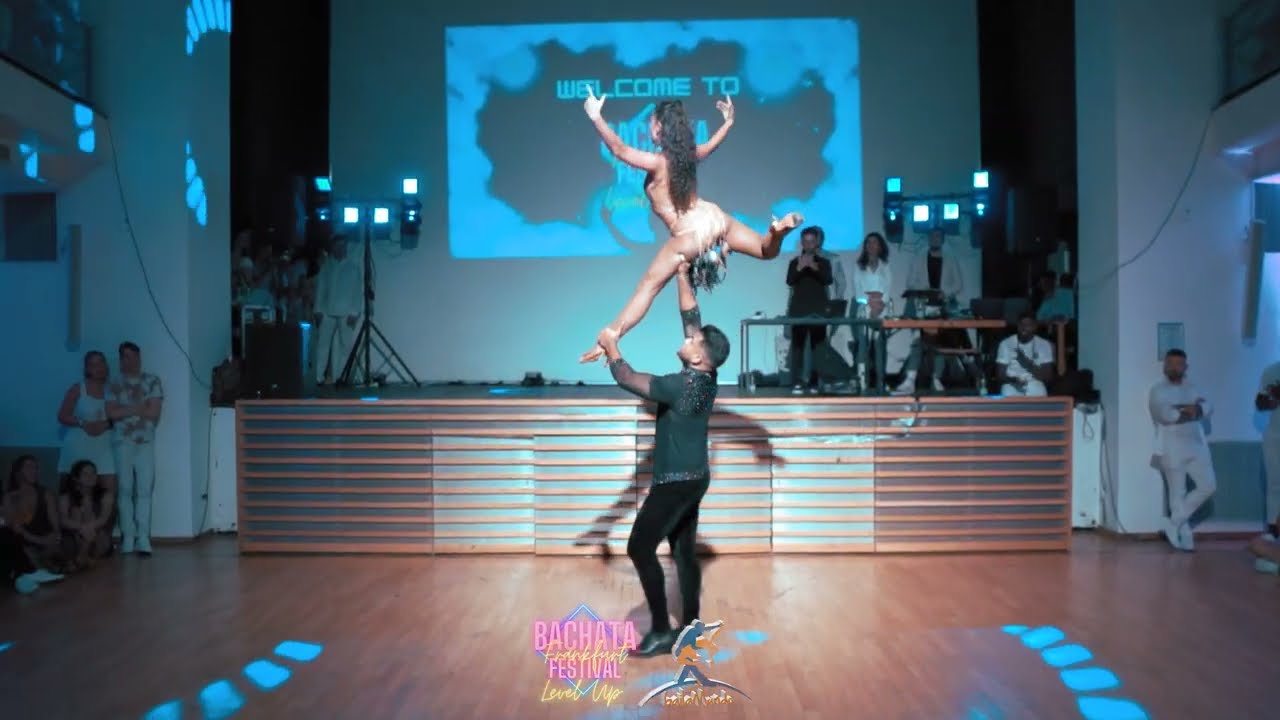 Baila Mundo - Antoni & Belen Show | Romeo Santos - Soberbio