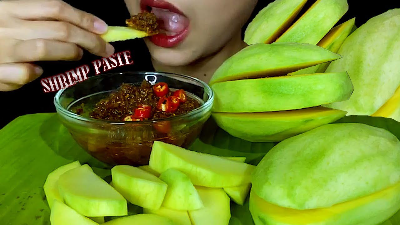 ASMR Sour Mango With Spicy Shrimp Paste ( Eating Sounds)