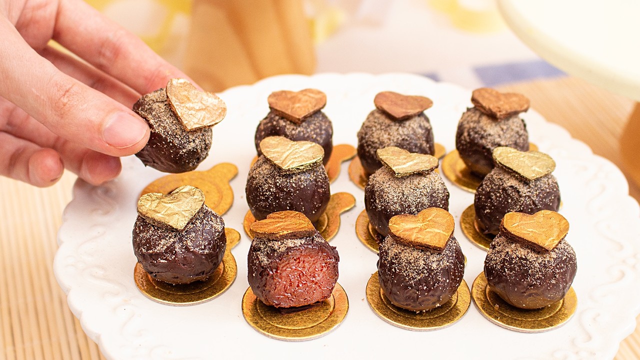 FIZ TRUFAS CHOCOLATE DE CAFÉ - DECOREI COM MINI CORAÇÕES - Tiago Mauro