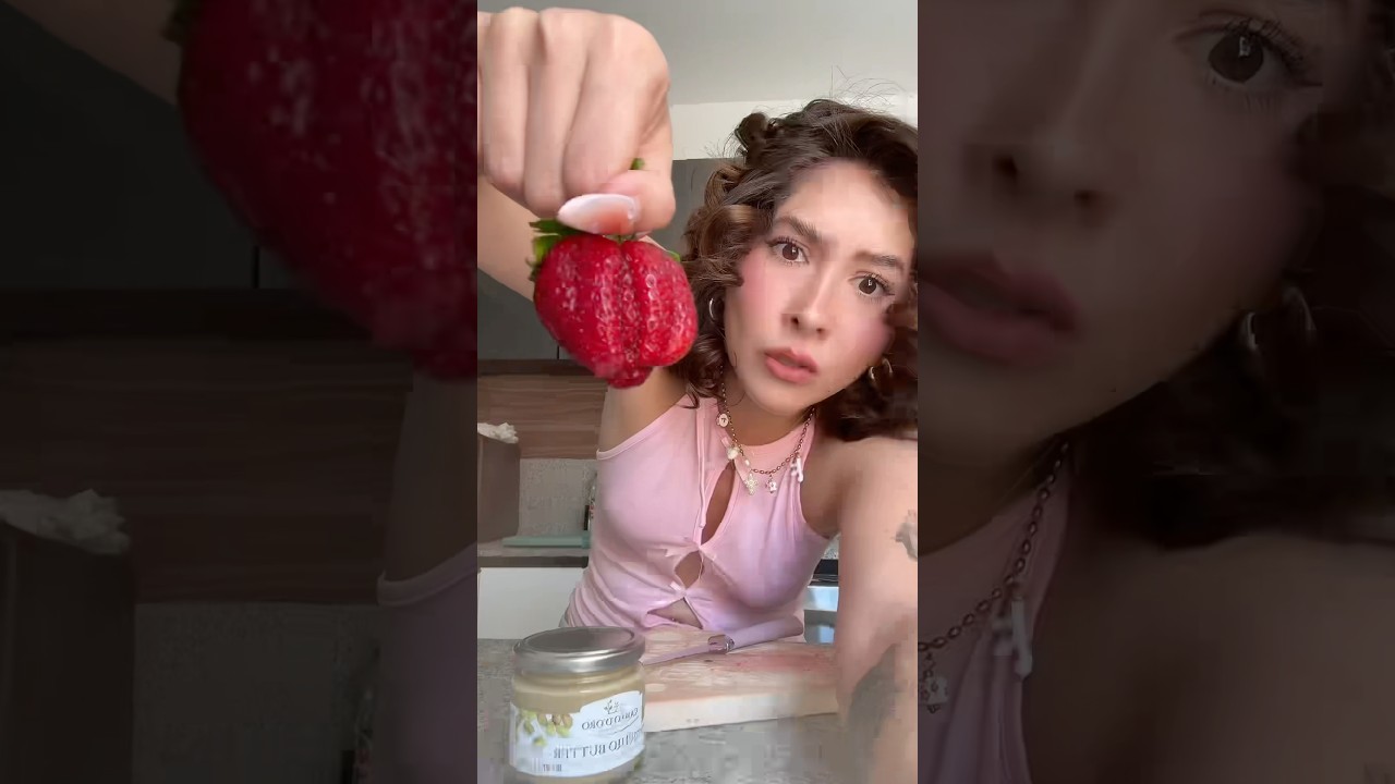 preparing Dubai strawberries 🍓