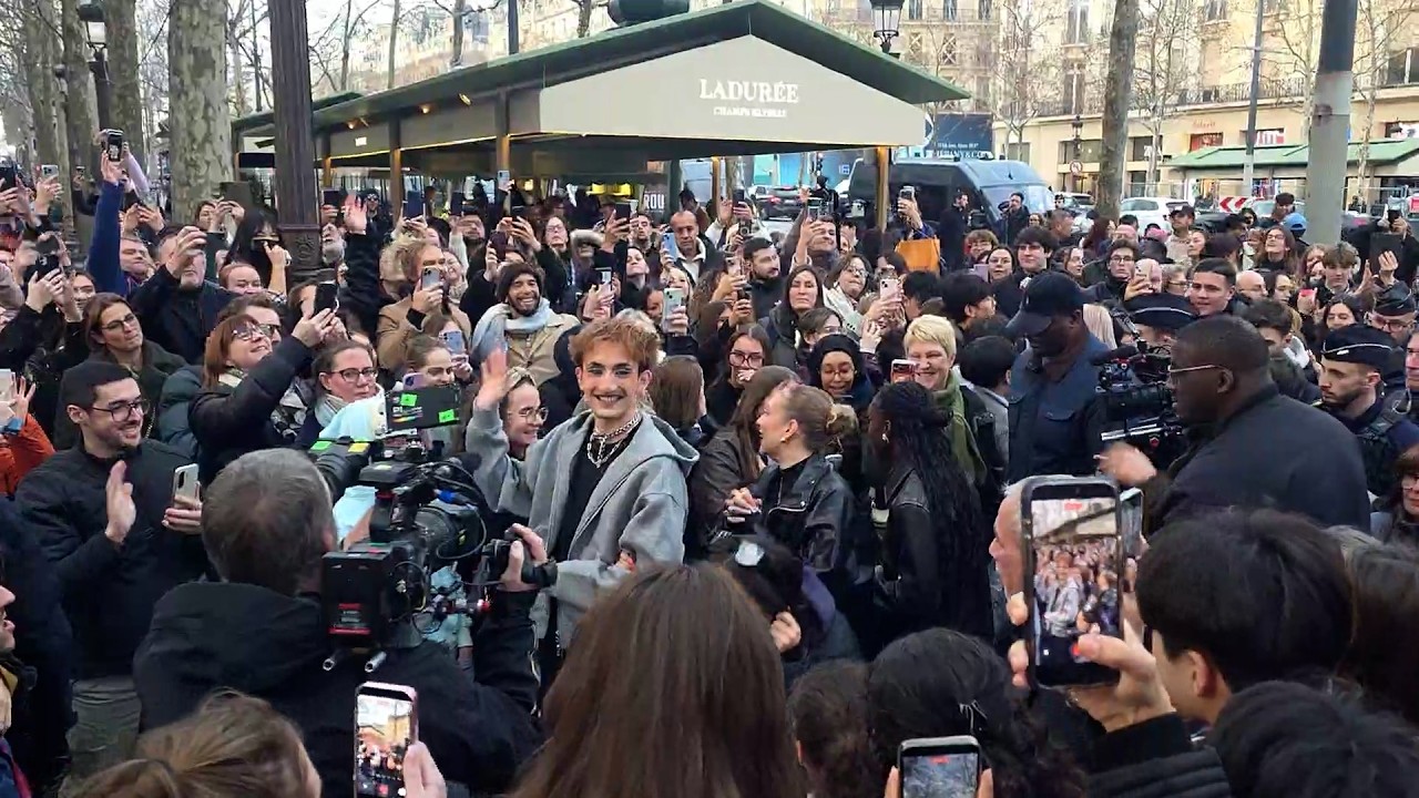 Dédicace de la Star Academie à Paris