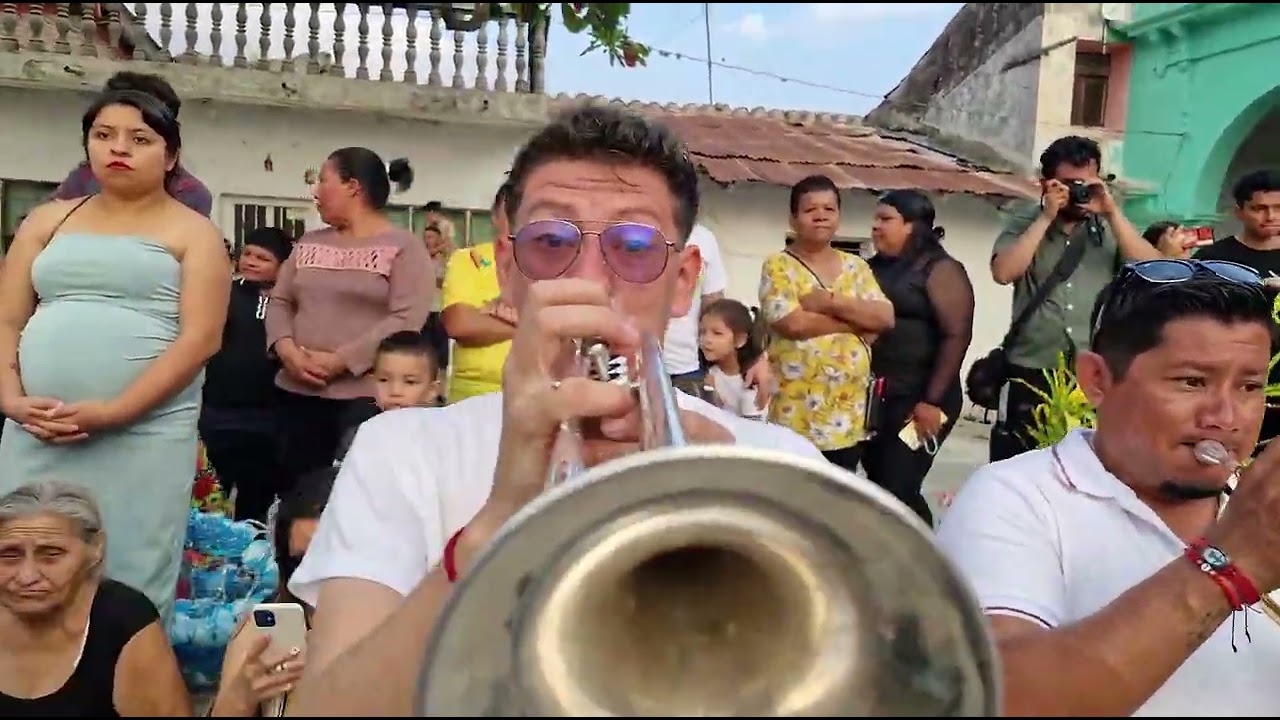 La Tradición de La Vaquita y la bañada en la  pila de El Gallito en el Carnaval de Almolonga 