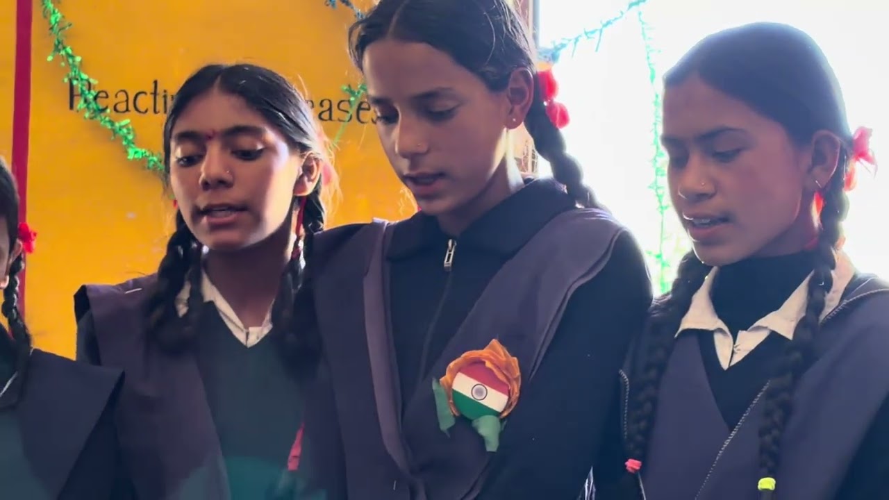 तेरु भाग त्वे दगड़ि, छात्राएँ राउमावि पालाकुराली, हारमोनियम श्री कैलाश चंद्र बडोनी 