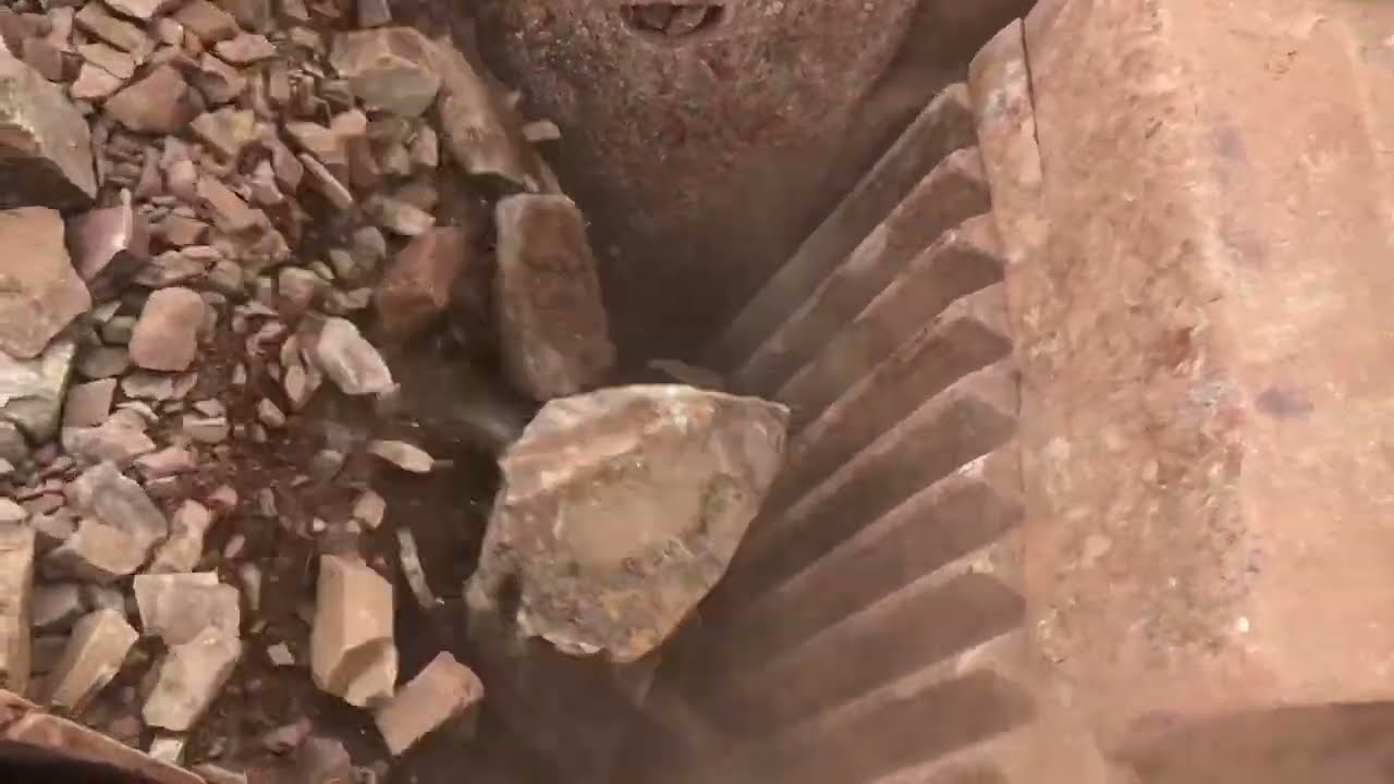 ASMR GIANT JAW rock Stone Crushing-Soothing sounds & Powerful Crushing Heavy Machine in action