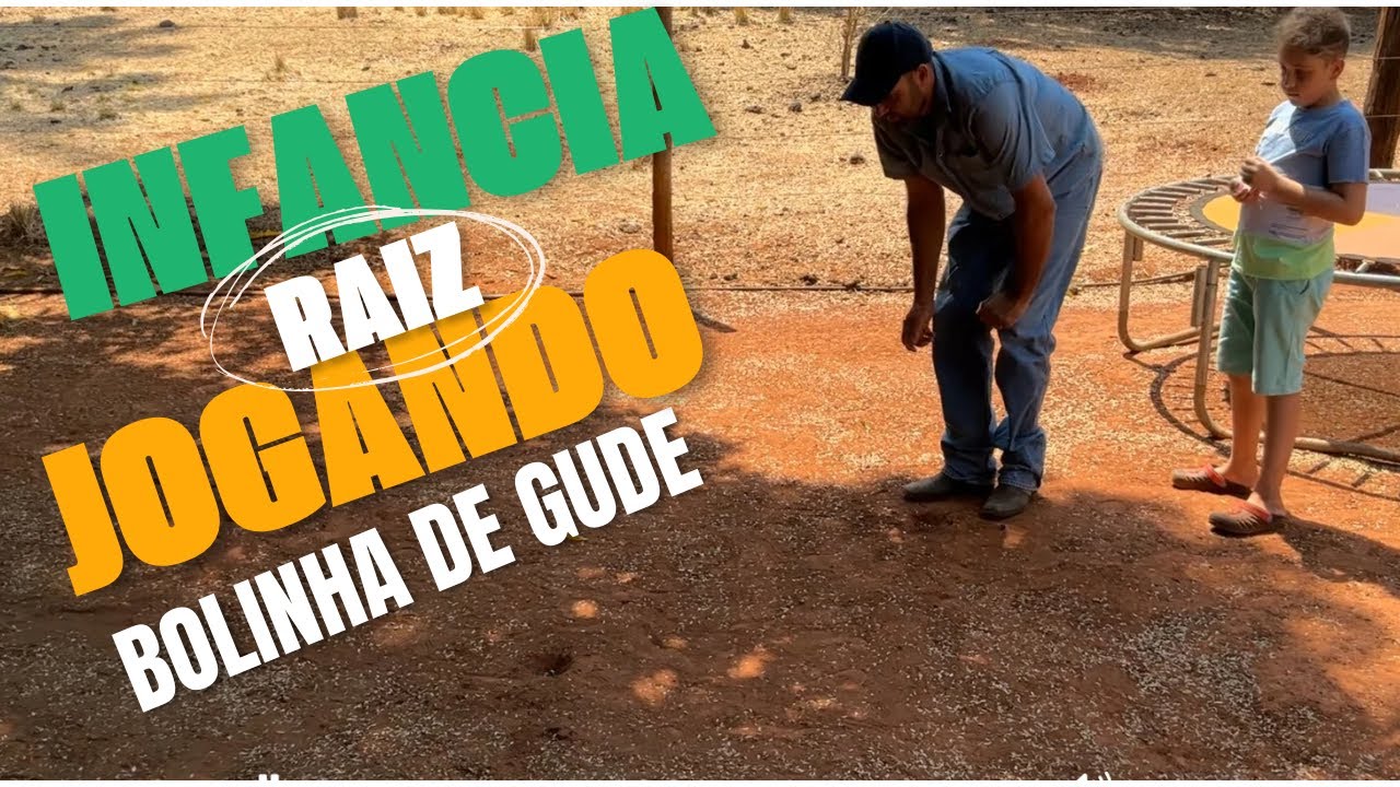 Infância raiz jogando bolinha de gude